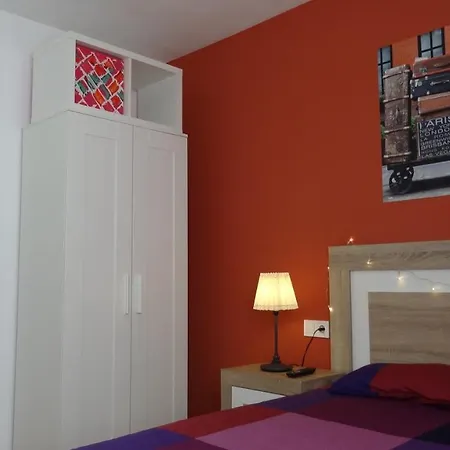 Гостевой дом Apartamento La Paz - Con Bano No Compartido En Pasillo Овьедо